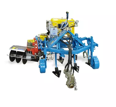 Cultivator with spring, roller and hydraulic inter-row blade. Ideal for working the row and the inter-row